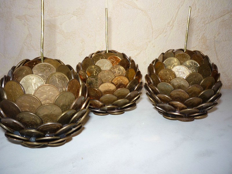 Поделки из монет обычно выполняются из мелкой монеты