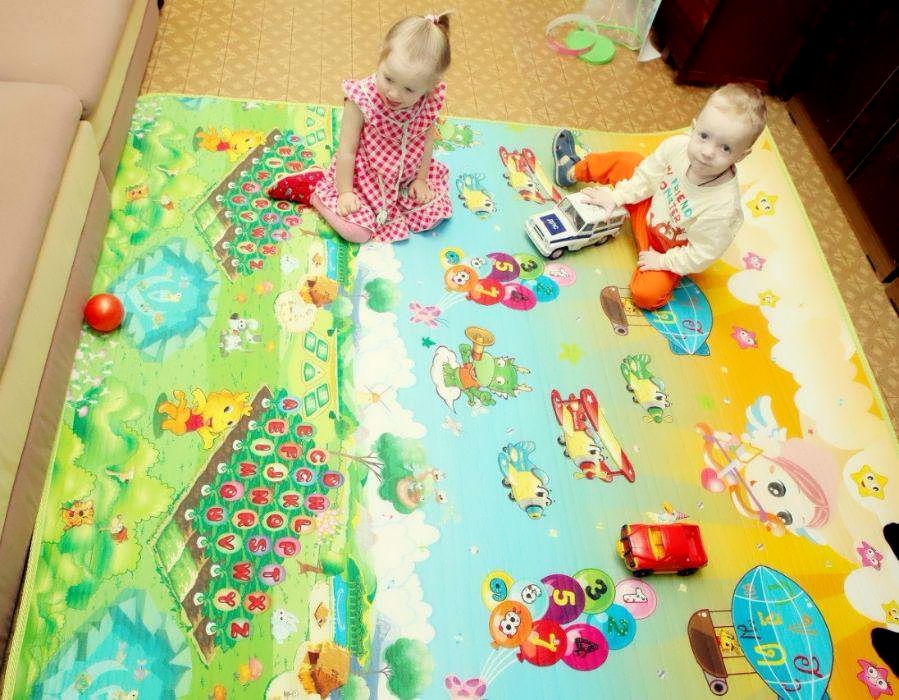 Развивающий коврик для малышей