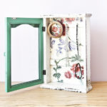 Фото 43: Подставка-шкафчик для украшений для девочек