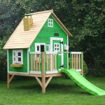 Фото 4: Детский деревянный домик ярко зеленого цвета