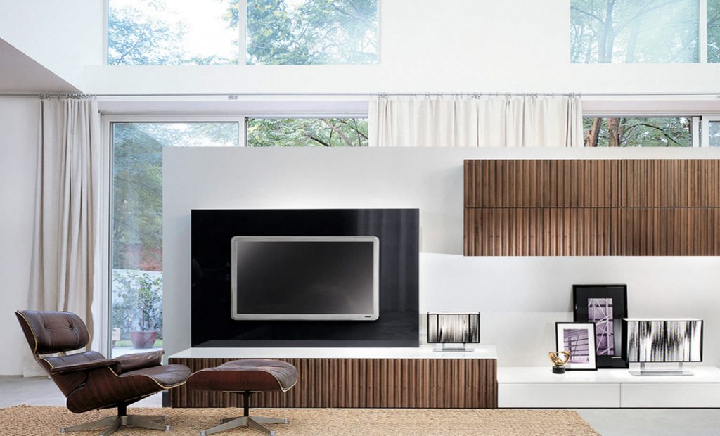 Пример расположения телевизора на стене