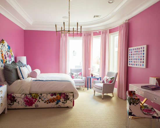Современная спальня в розовых тонах