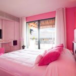Фото 21: Стильная розовая спальня