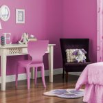 Фото 27: Насыщенный розовый с перламутровым оттенком в интерьере спальни