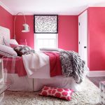 Фото 66: Розовые стены в интерьере спальни