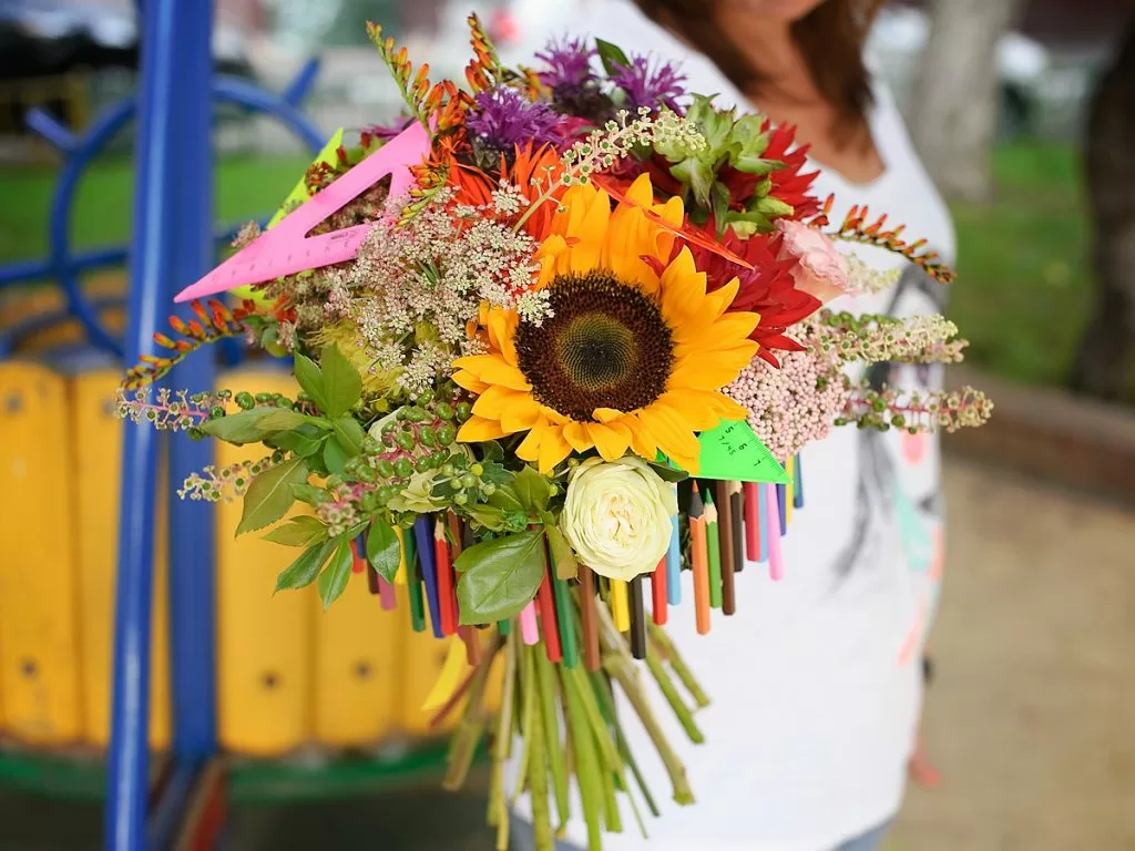Подарю учителю ирисов букет: как сэкономить на цветах к 1 сентября