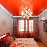 Фото 20: Красный натяжной потолок в спальне пример