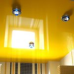 Фото 13: Натяжной потолок жёлтого цвета
