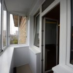 Фото 39: Отделка балкона холодное остекление
