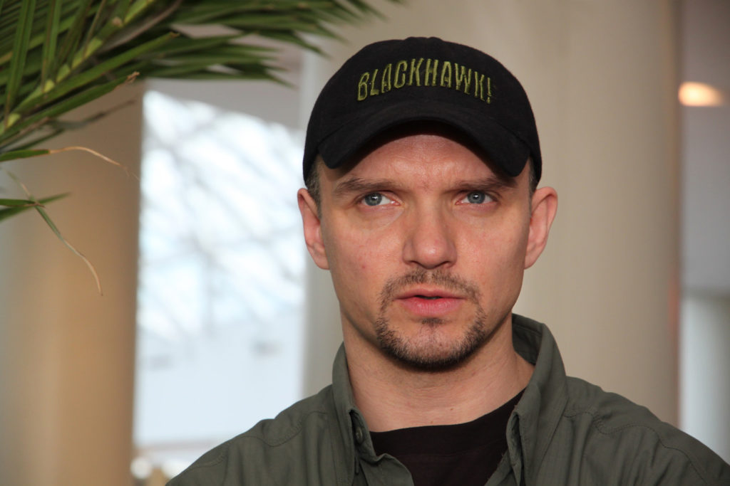 Где живет Владимир Епифанцев?